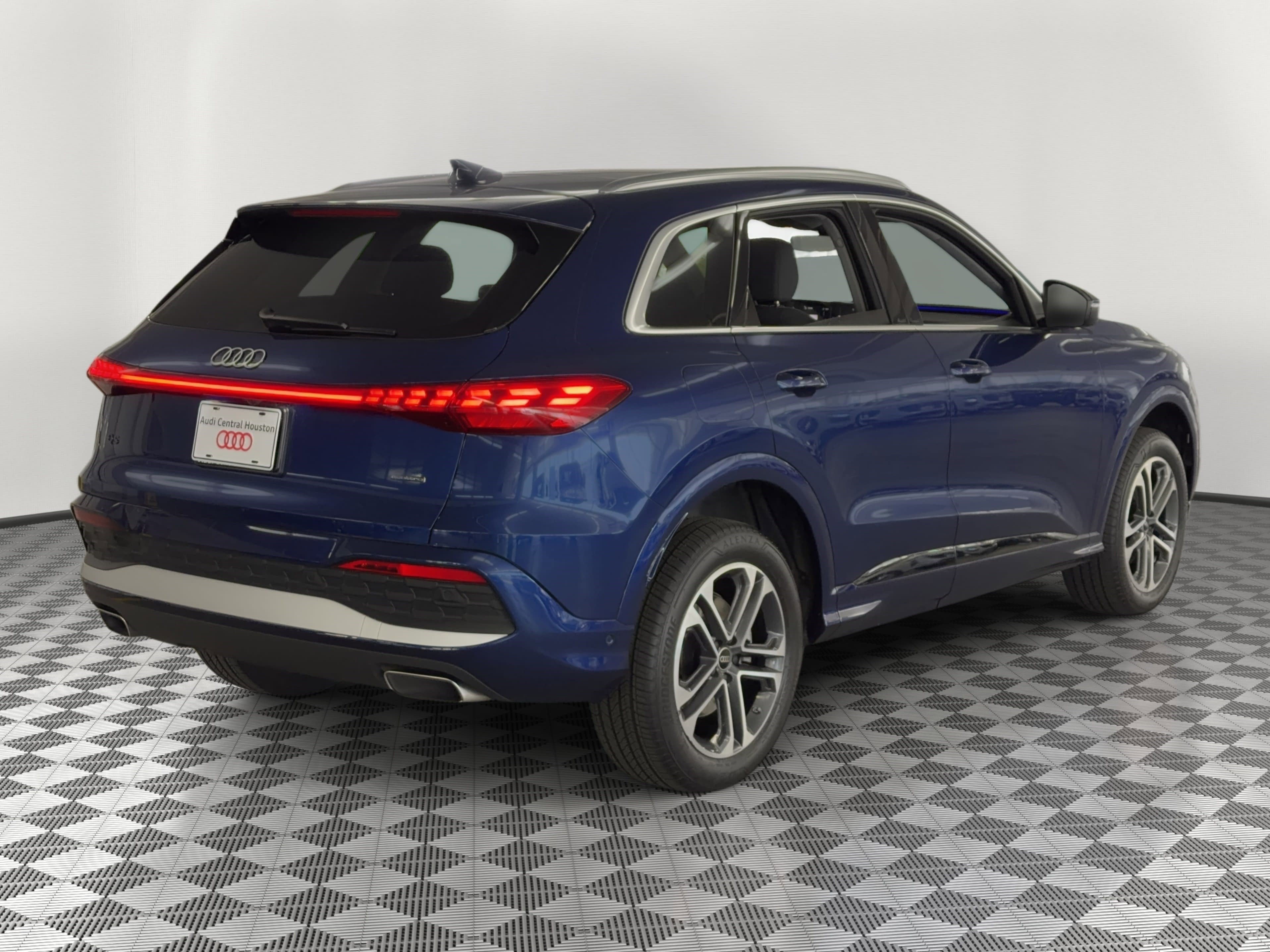 Certified 2025 Audi Q5 Premium Plus w/ Premium Plus image 9