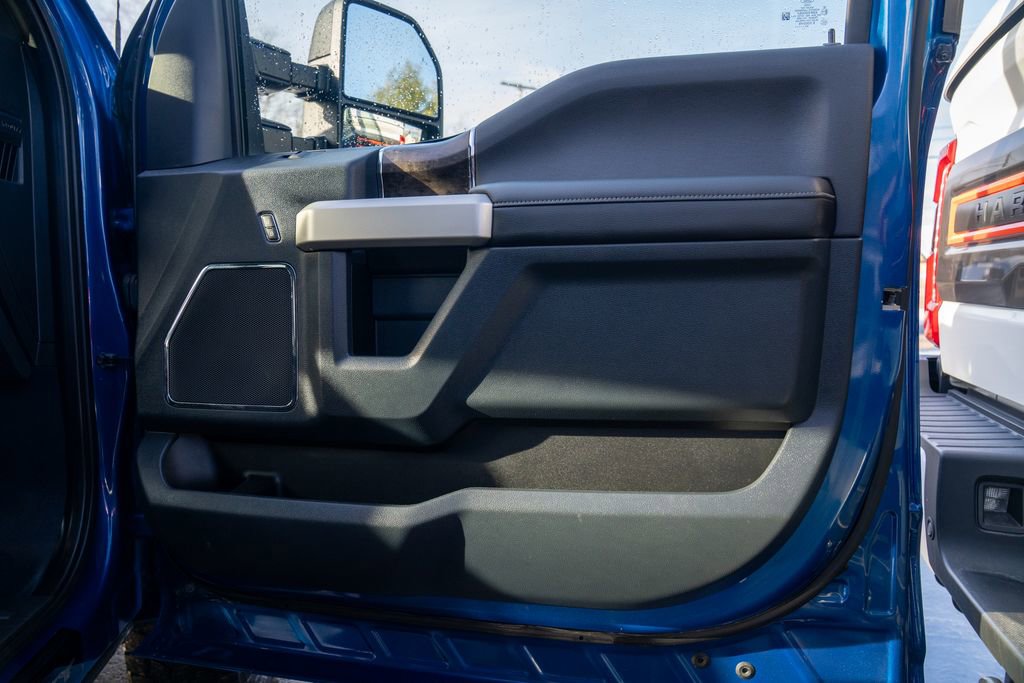 Used 2022 Ford F250 Lariat w/ Black Appearance Package image 11