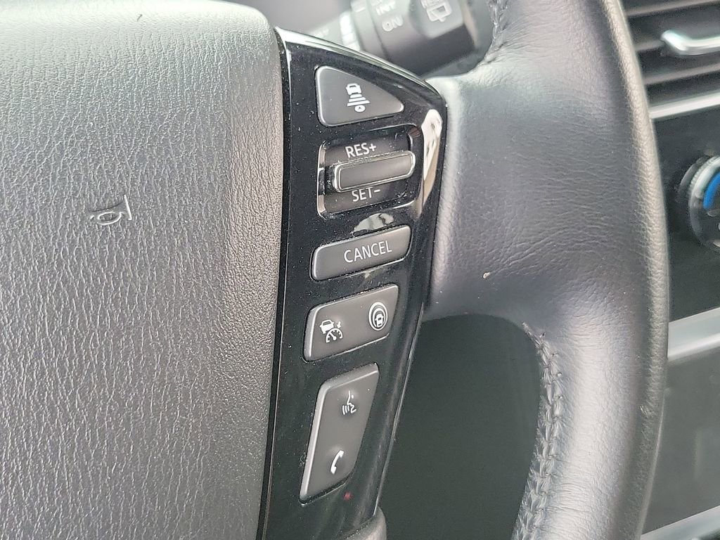 Used 2024 Nissan Armada SV image 6