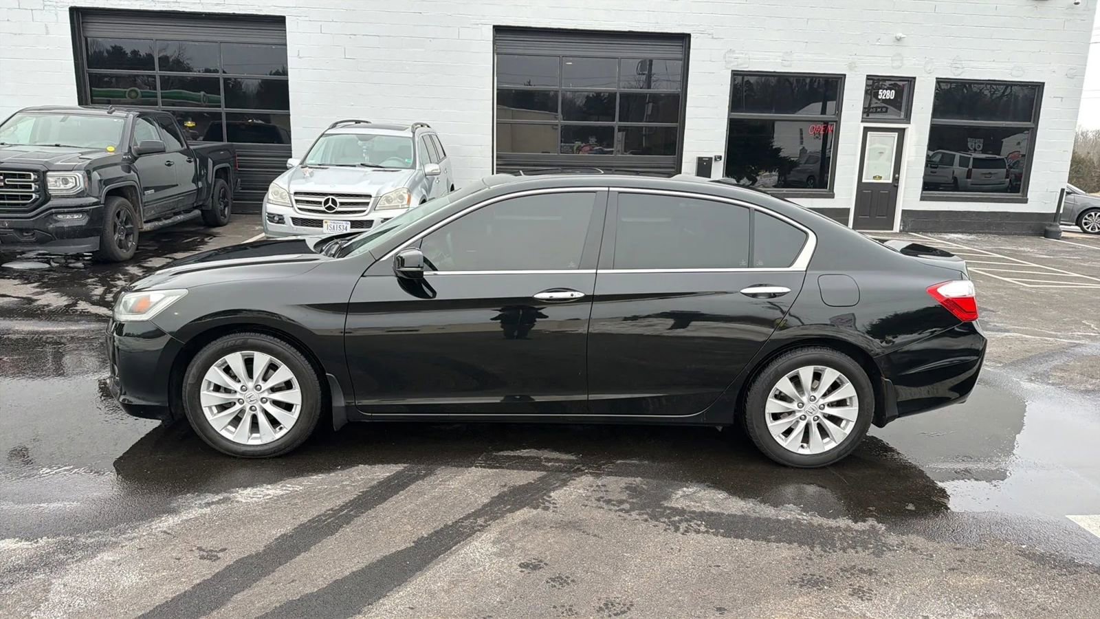 Used 2013 Honda Accord EX-L image 4