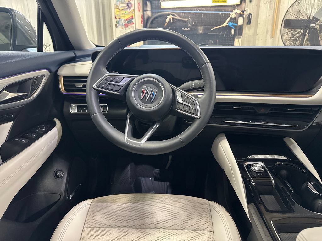 Used 2025 Buick Envision Avenir AWD/4WD image 17