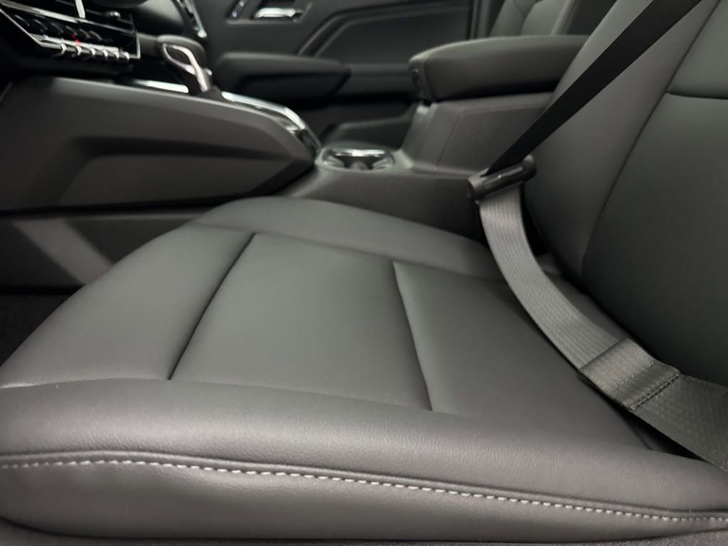 New 2025 GMC Canyon Elevation w/ Convenience Package image 18