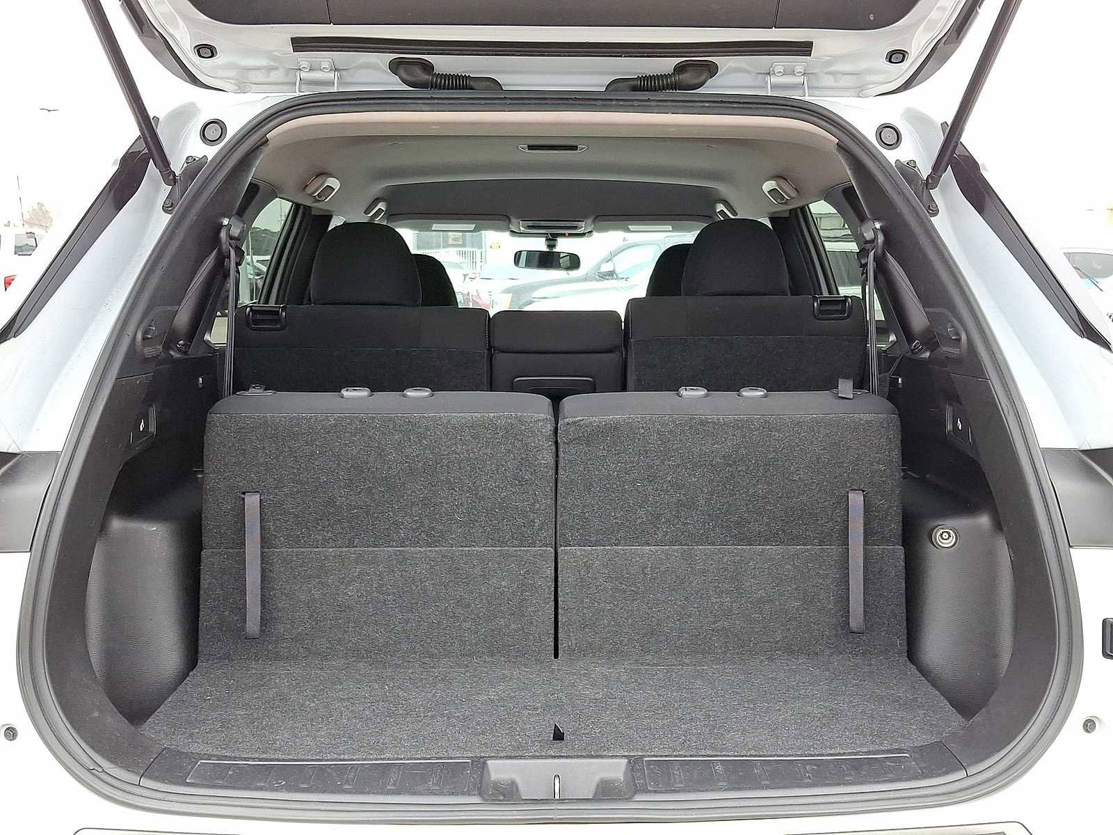 Used 2024 Mitsubishi Outlander ES image 30