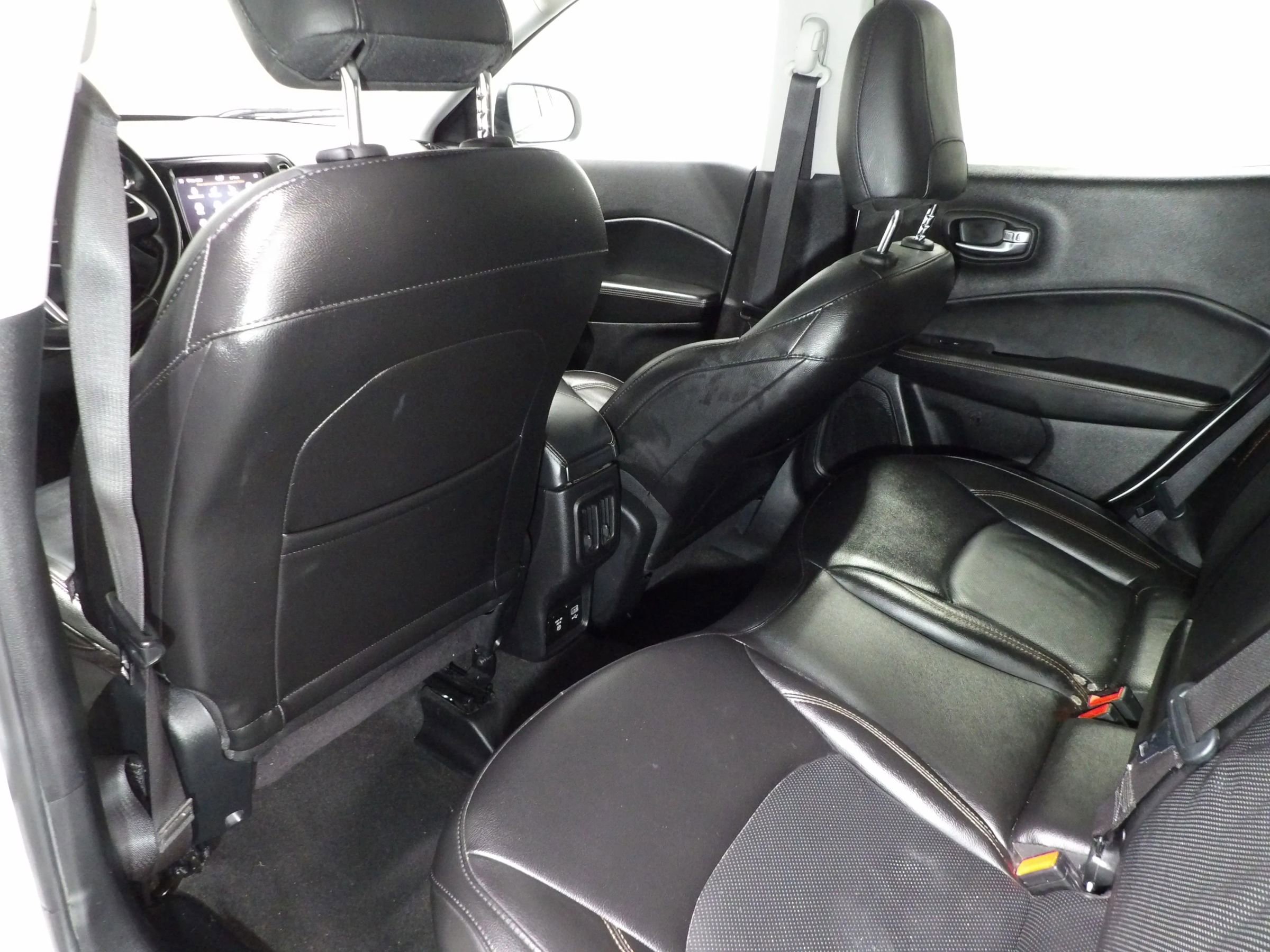 Used 2020 Jeep Compass Limited FWD image 10