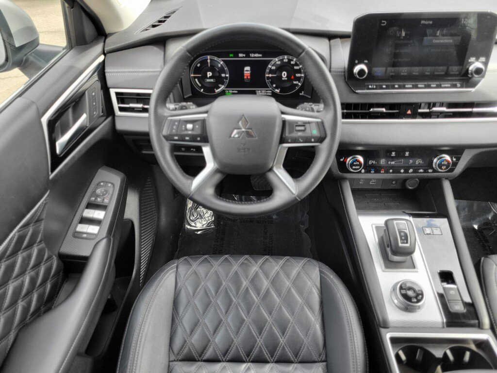 Used 2023 Mitsubishi Outlander SEL image 13