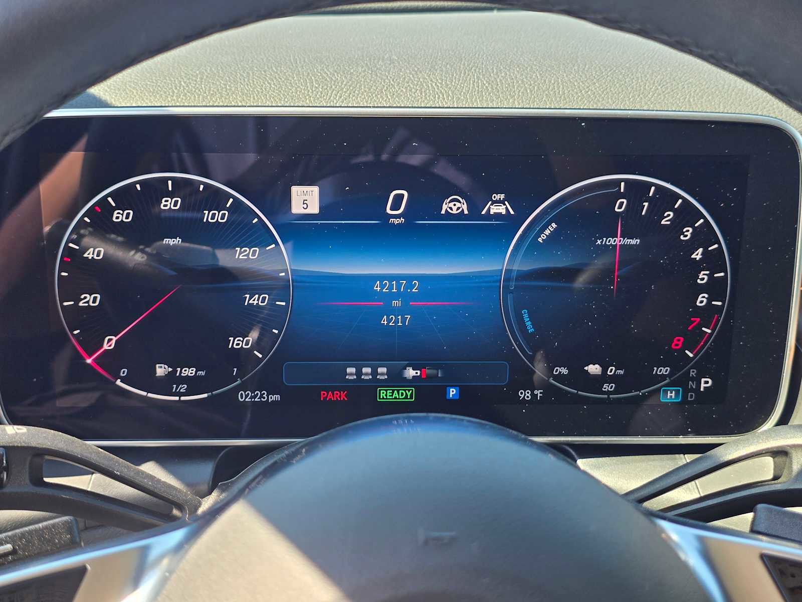 Used 2025 Mercedes-Benz GLC 350e 4MATIC image 26