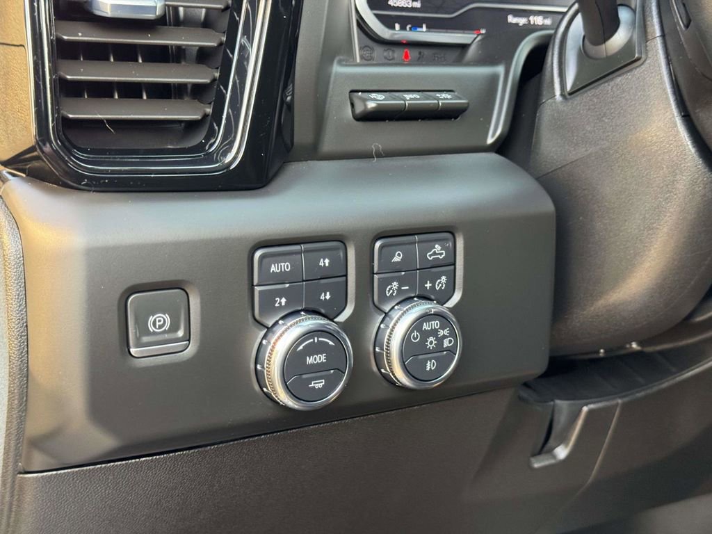 Used 2024 GMC Sierra 2500 AT4 w/ AT4 Premium Plus Package image 10