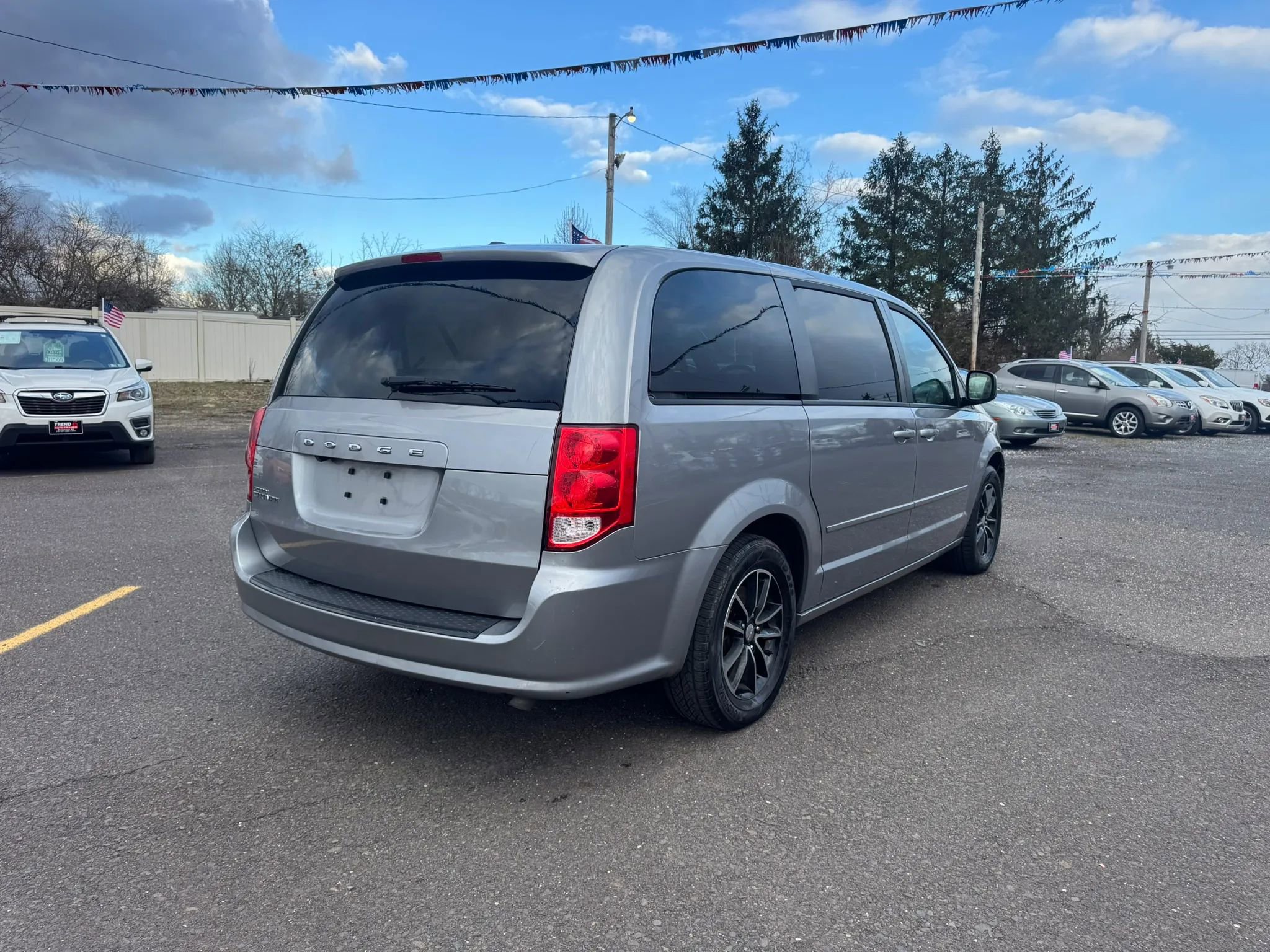 Used 2016 Dodge Grand Caravan SXT image 6