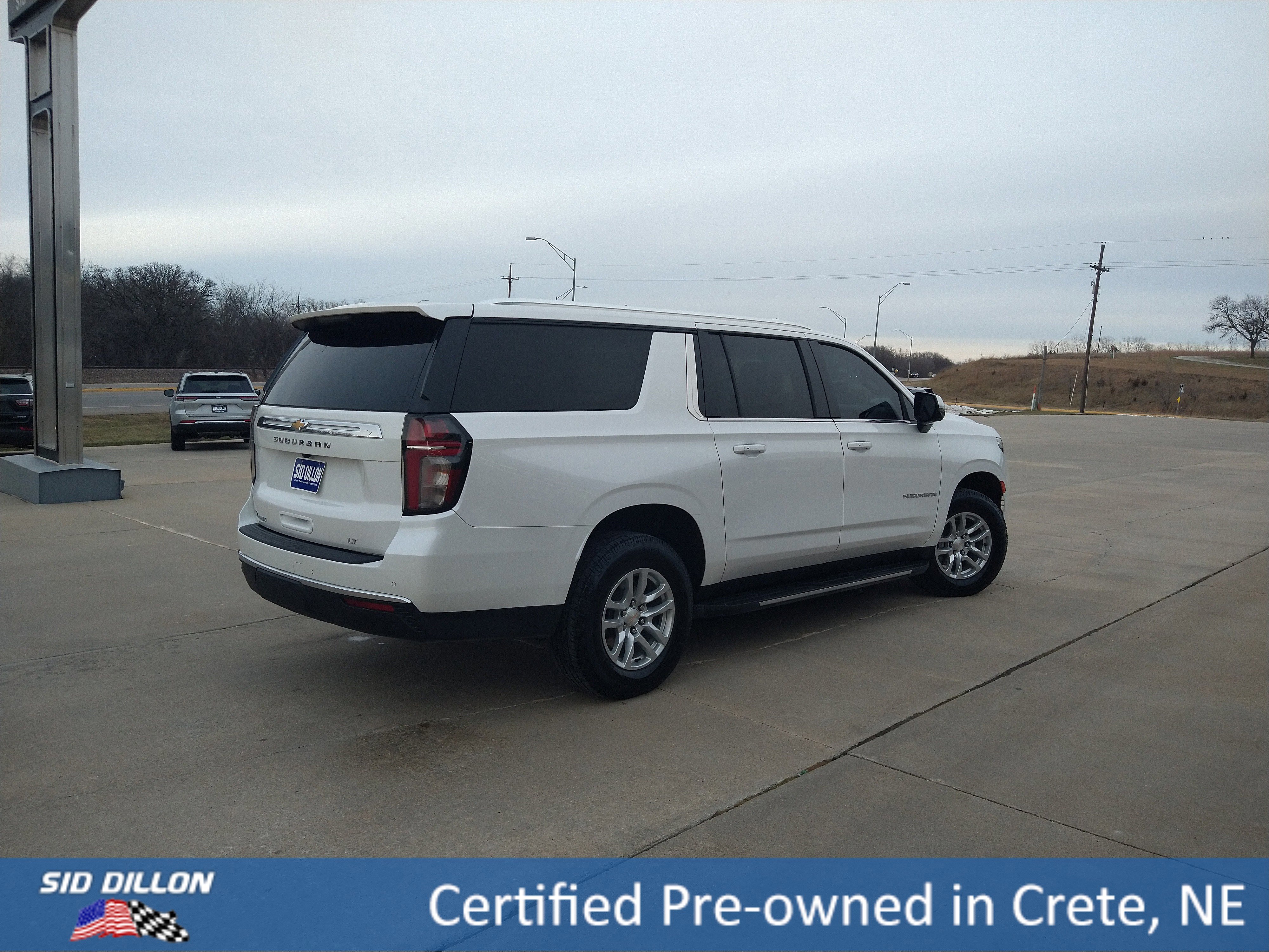 Used 2023 Chevrolet Suburban LT w/ Luxury Package image 15