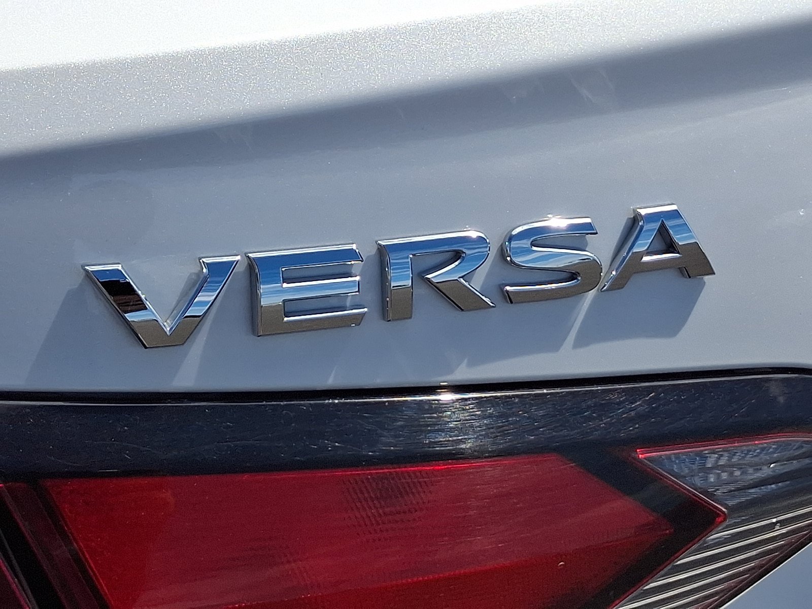 Used 2025 Nissan Versa SV FWD image 29