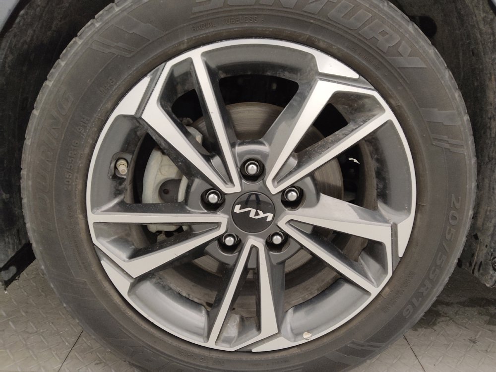 Used 2023 Kia Forte LXS image 31