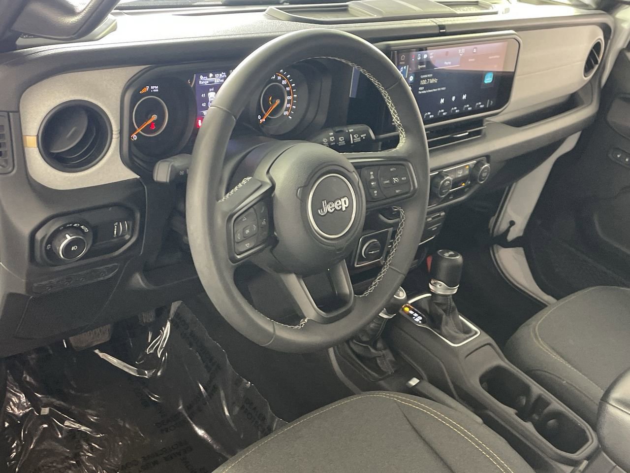 Used 2025 Jeep Wrangler Sport S AWD/4WD image 10