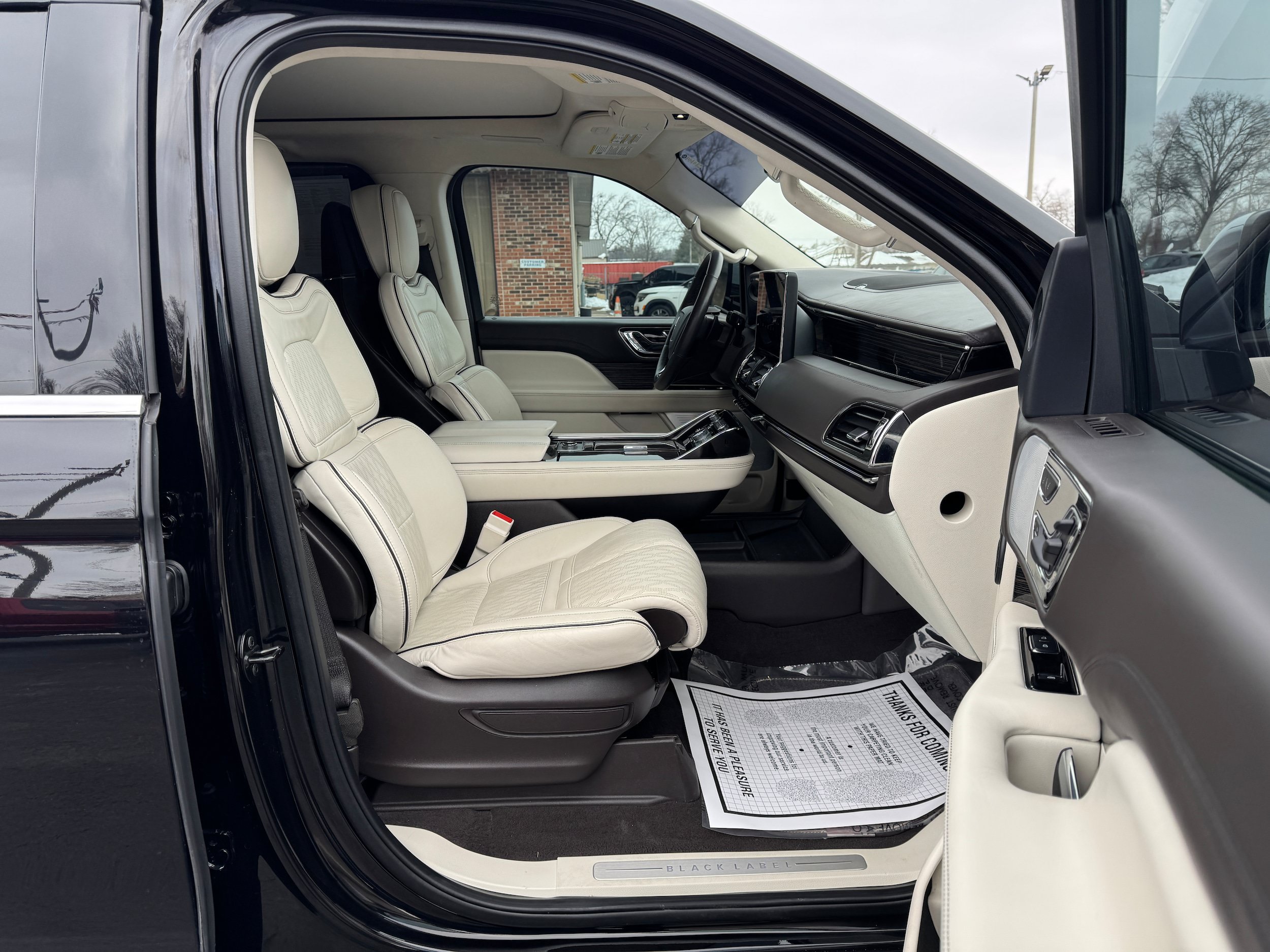 Used 2023 Lincoln Navigator L Black Label AWD/4WD image 18