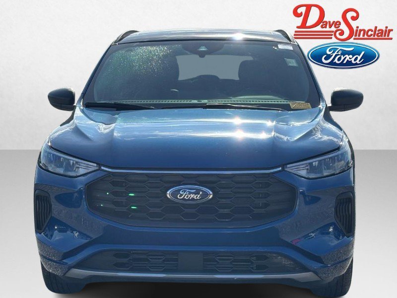 Used 2023 Ford Escape ST-Line w/ Tech Pack #1 AWD/4WD image 2