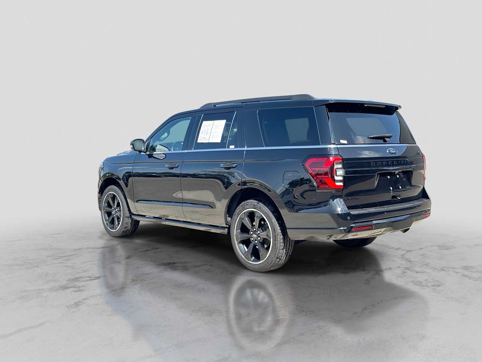 Used 2023 Ford Expedition Limited AWD/4WD image 4