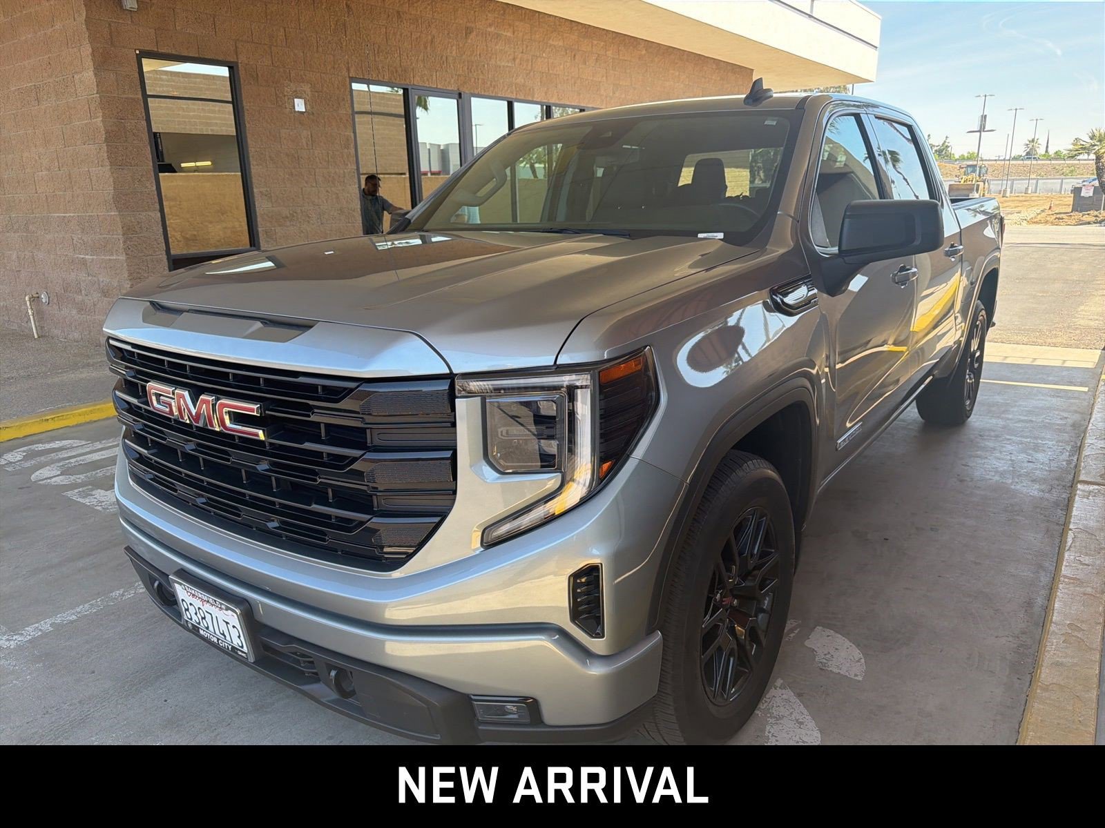 Certified 2023 GMC Sierra 1500 Elevation RWD image 1