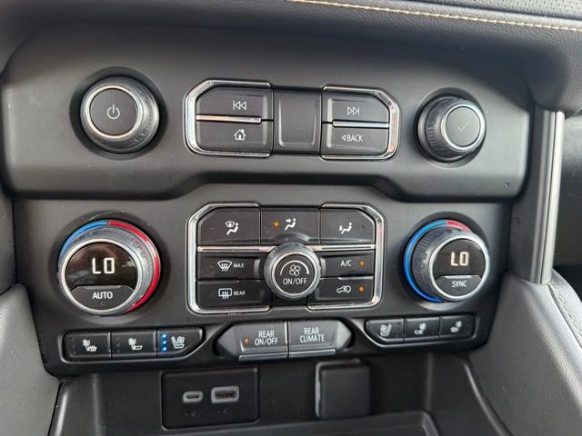Used 2024 Chevrolet Tahoe Premier AWD/4WD image 38