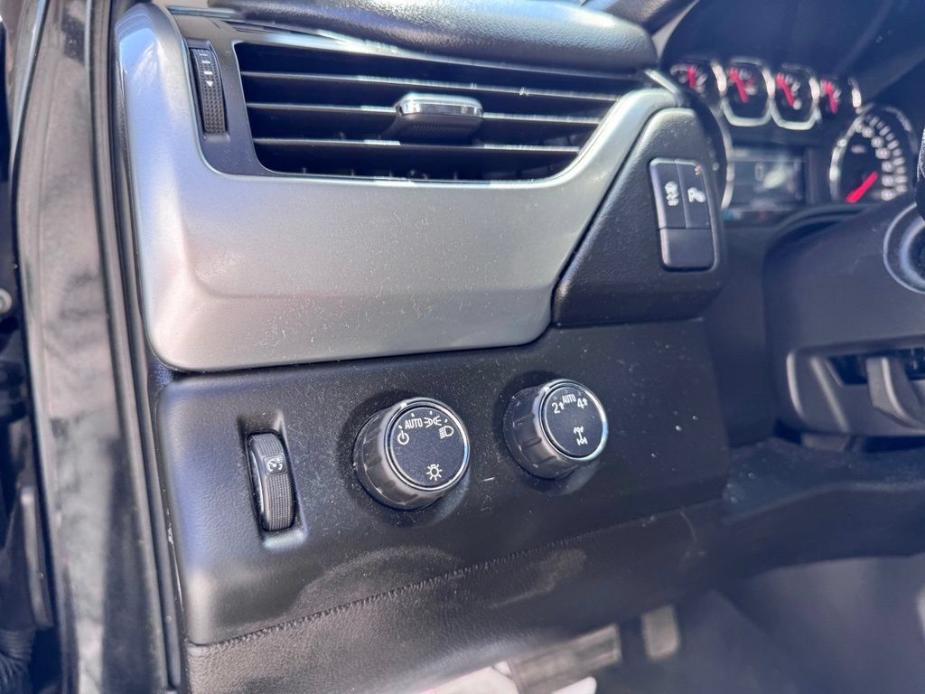 Used 2019 Chevrolet Tahoe LS AWD/4WD image 16