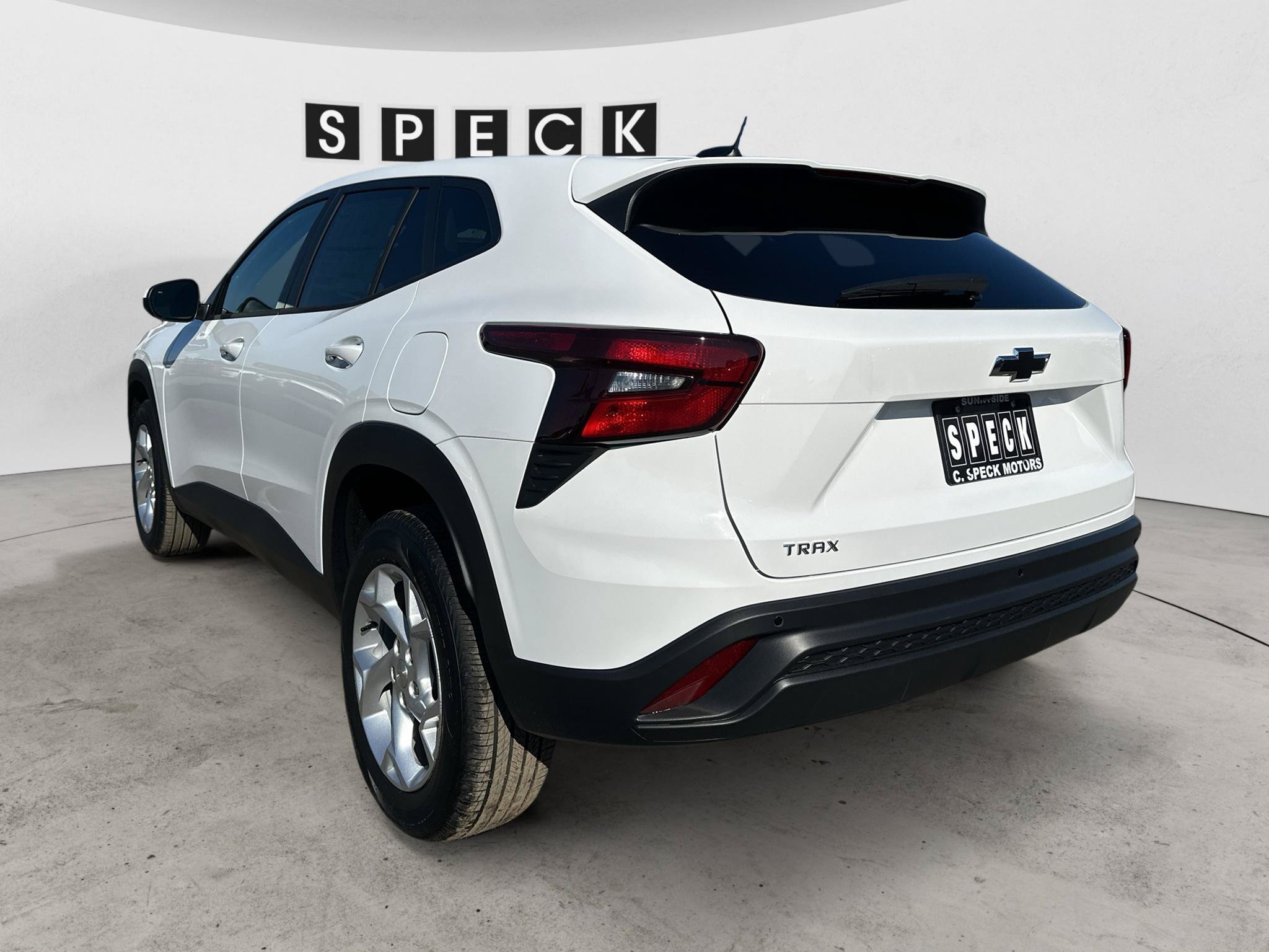 New 2026 Chevrolet Trax LS w/ LS Convenience Package FWD image 4