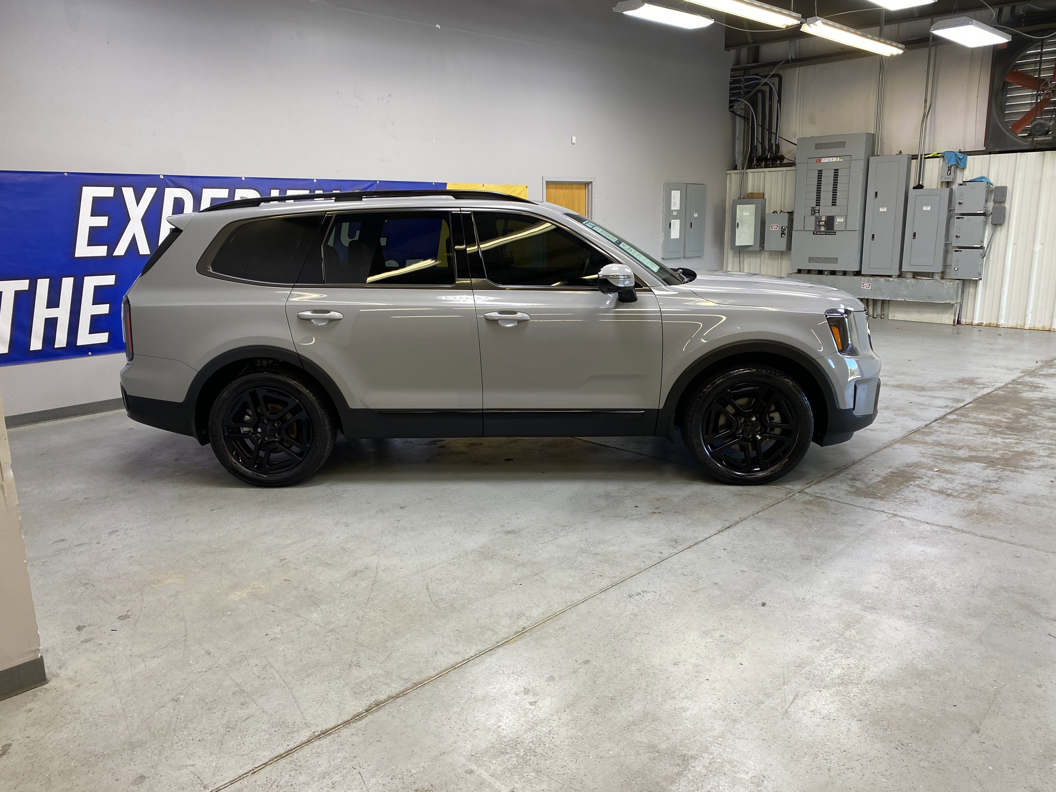Used 2025 Kia Telluride SX Prestige X-Line image 8
