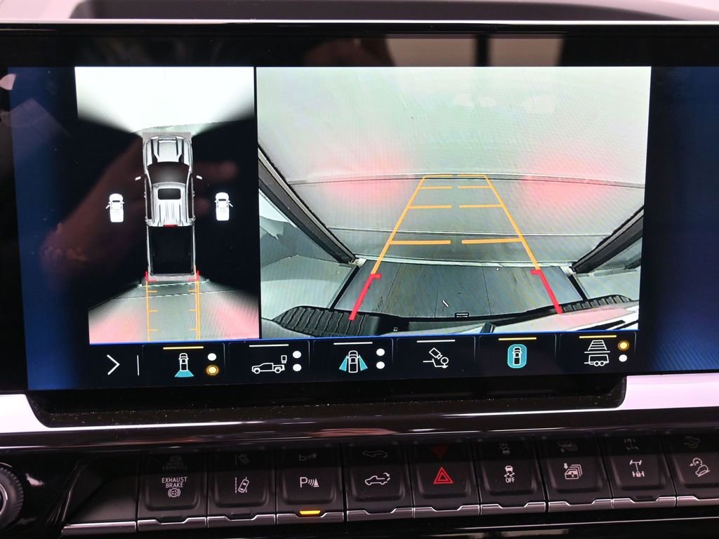 Used 2025 Chevrolet Silverado 2500 ZR2 w/ Technology Package image 18