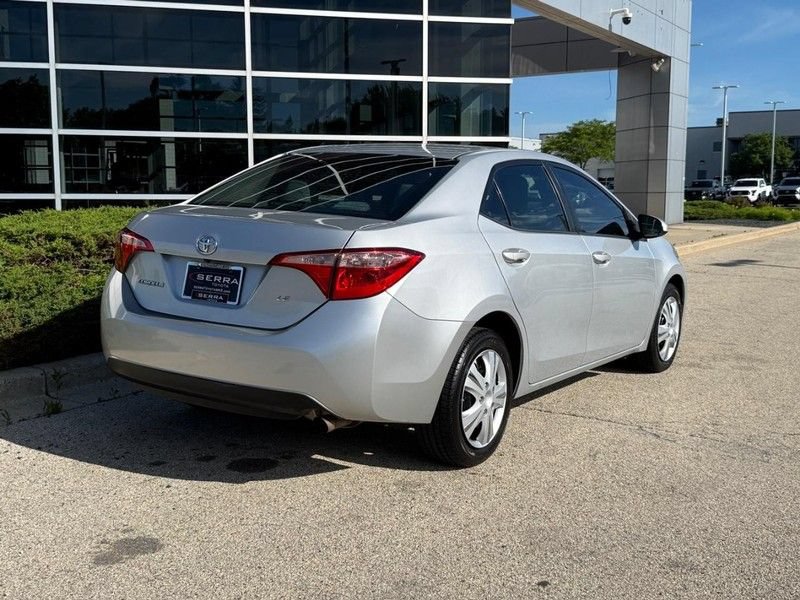Used 2018 Toyota Corolla LE FWD image 3