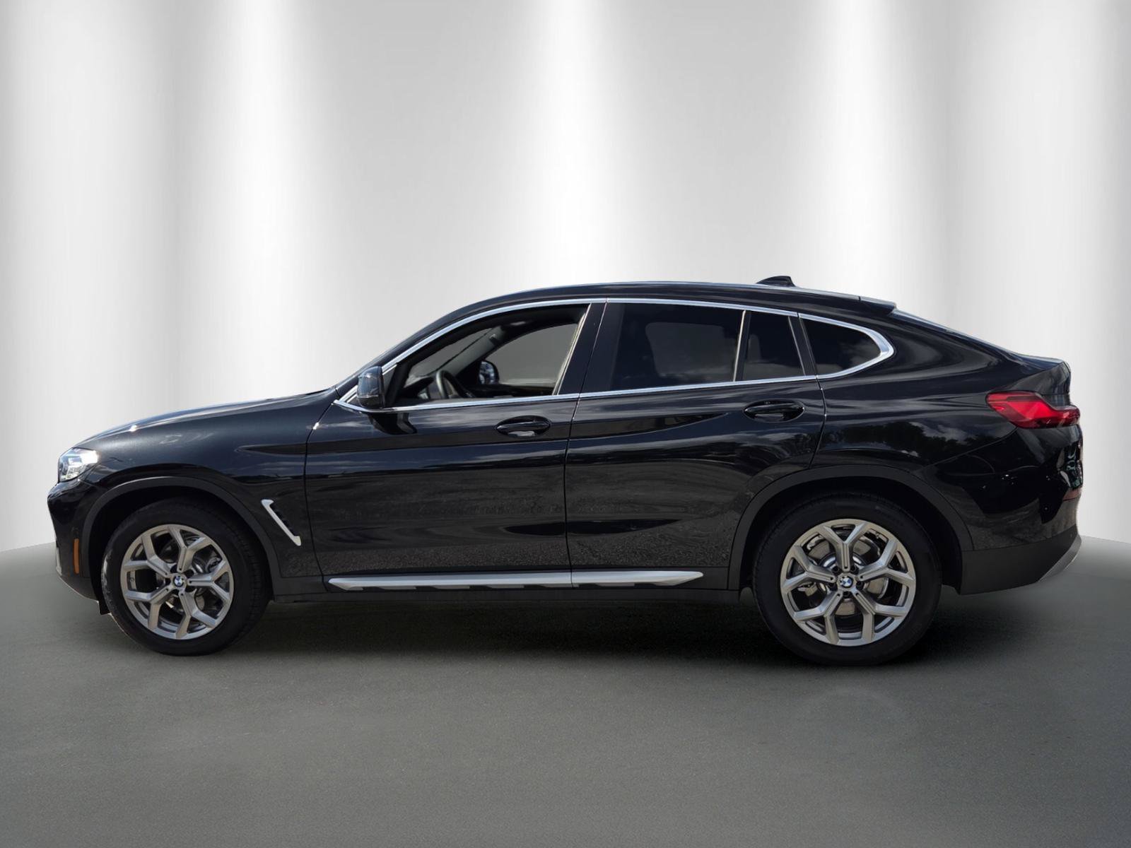 Certified 2025 BMW X4 xDrive30i AWD/4WD image 4