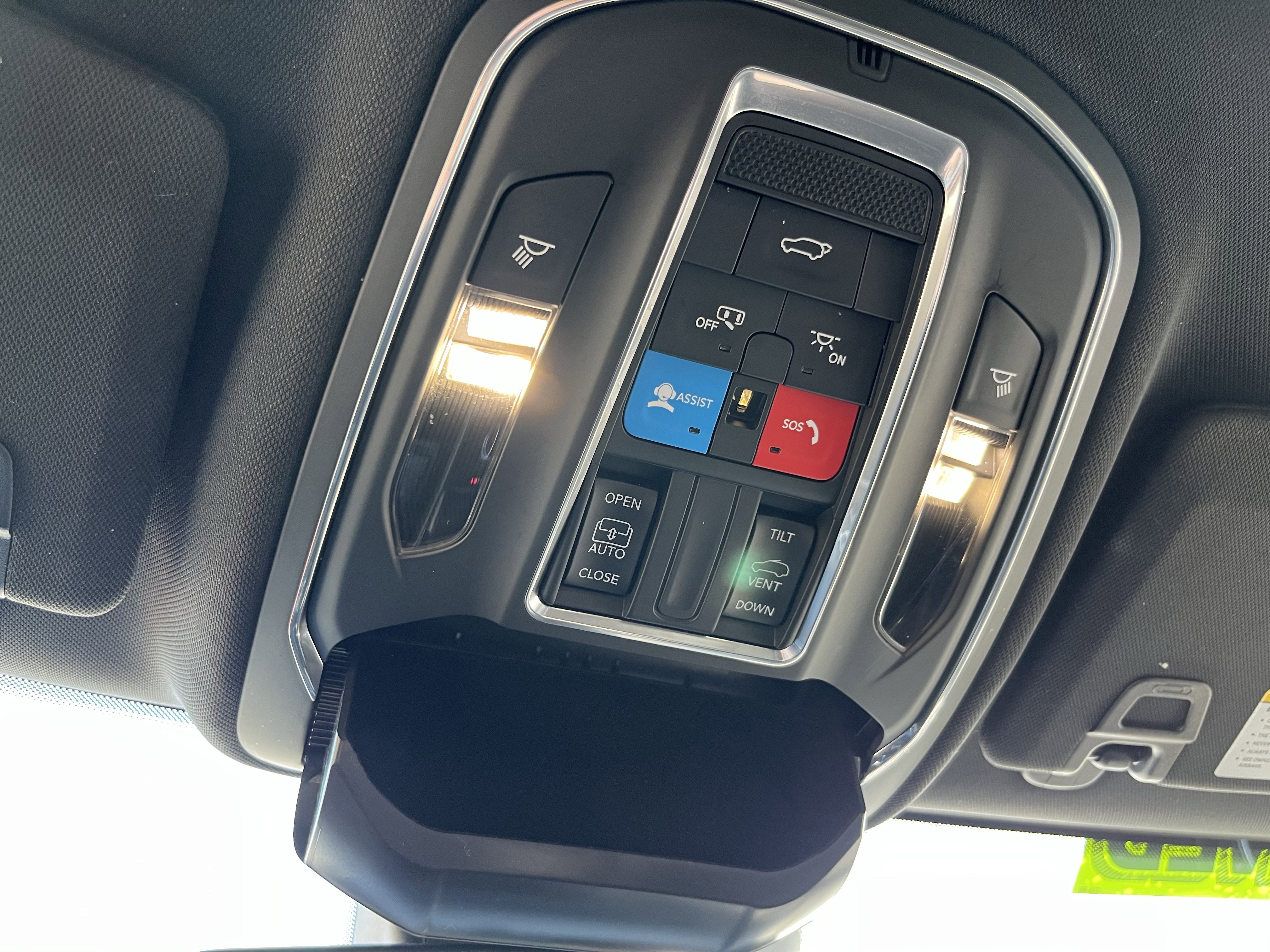 Used 2023 Jeep Grand Cherokee Altitude image 34