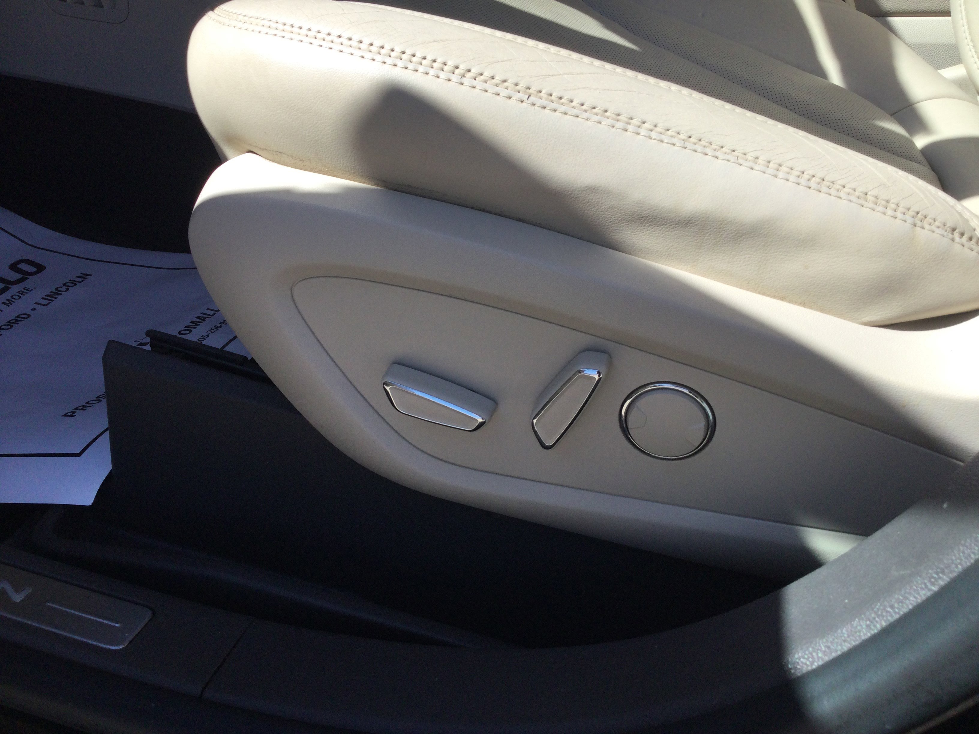 Used 2016 Lincoln MKX Reserve w/ Technology Package image 9