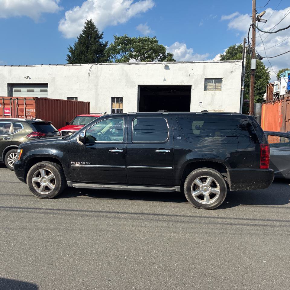 Used 2013 Chevrolet Suburban LTZ AWD/4WD image 5