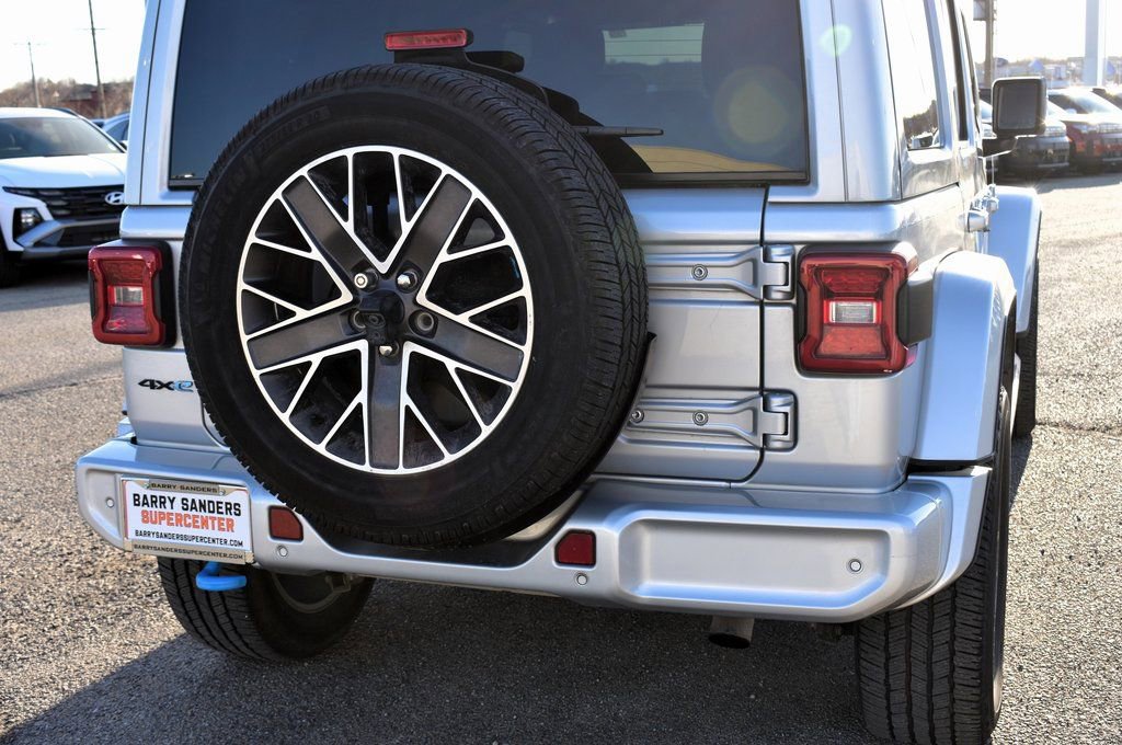 Used 2022 Jeep Wrangler Unlimited Sahara image 10