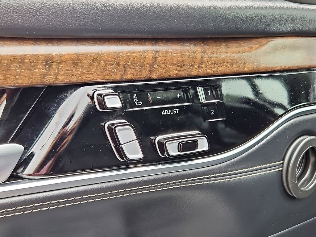 Used 2024 Jeep Grand Wagoneer L 4WD image 29