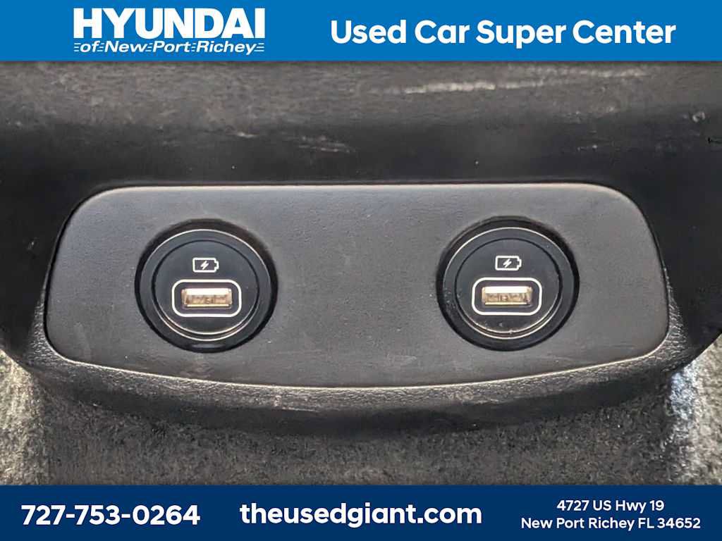 Used 2022 Hyundai Santa Fe XRT FWD image 17