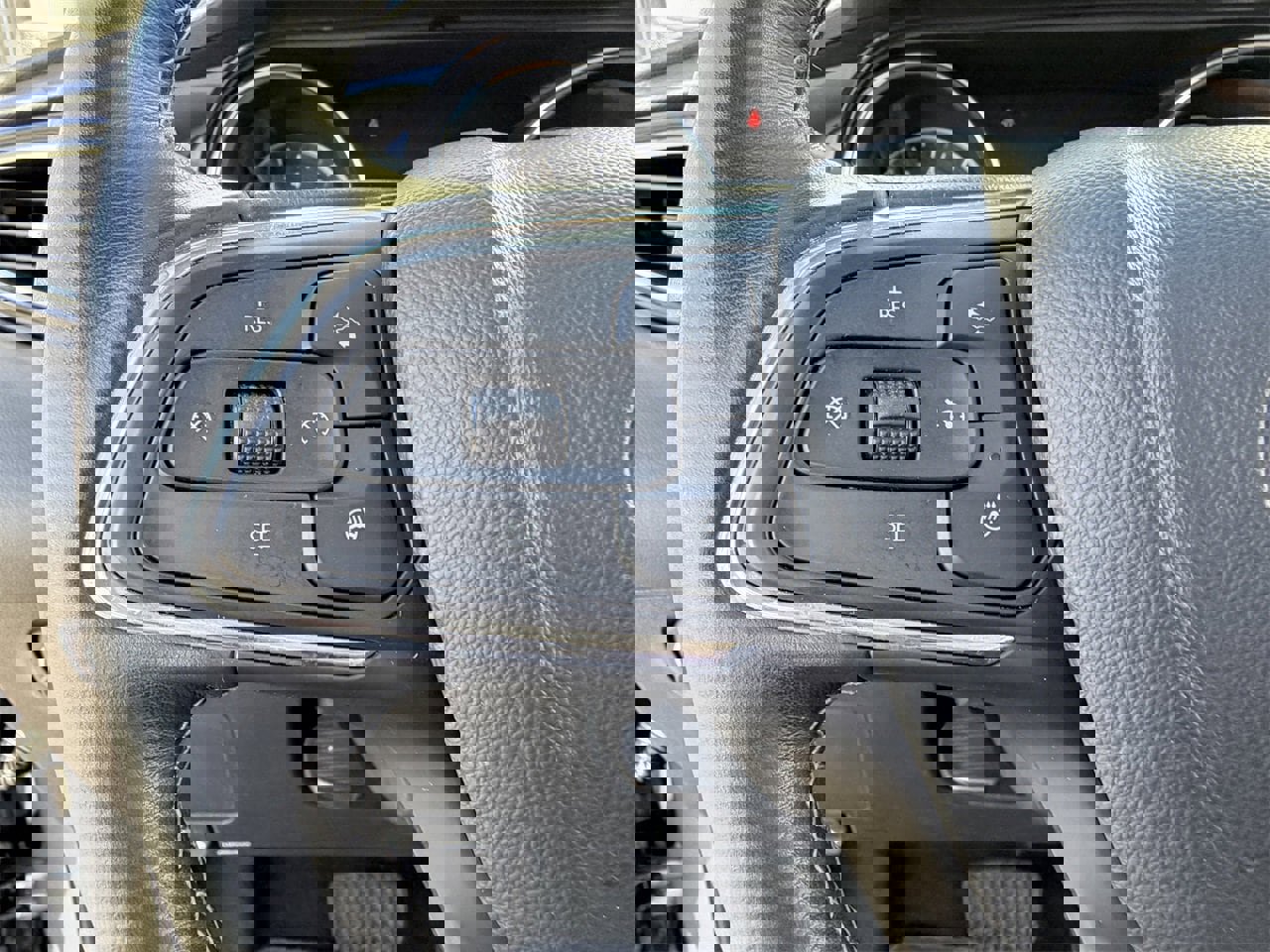 Used 2020 Buick Encore GX Essence w/ Experience Buick Package image 21