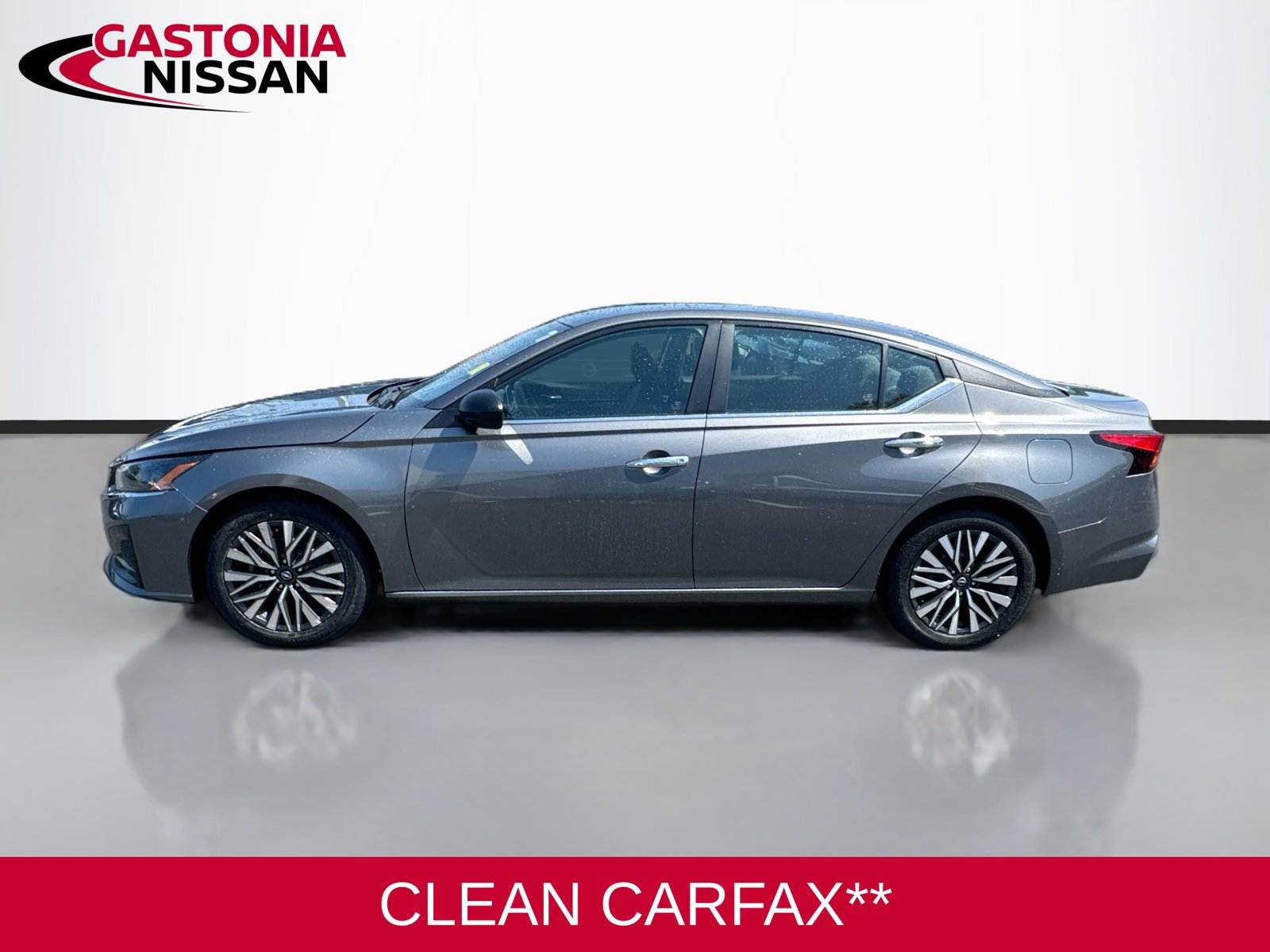 Used 2024 Nissan Altima 2.5 SV FWD image 5