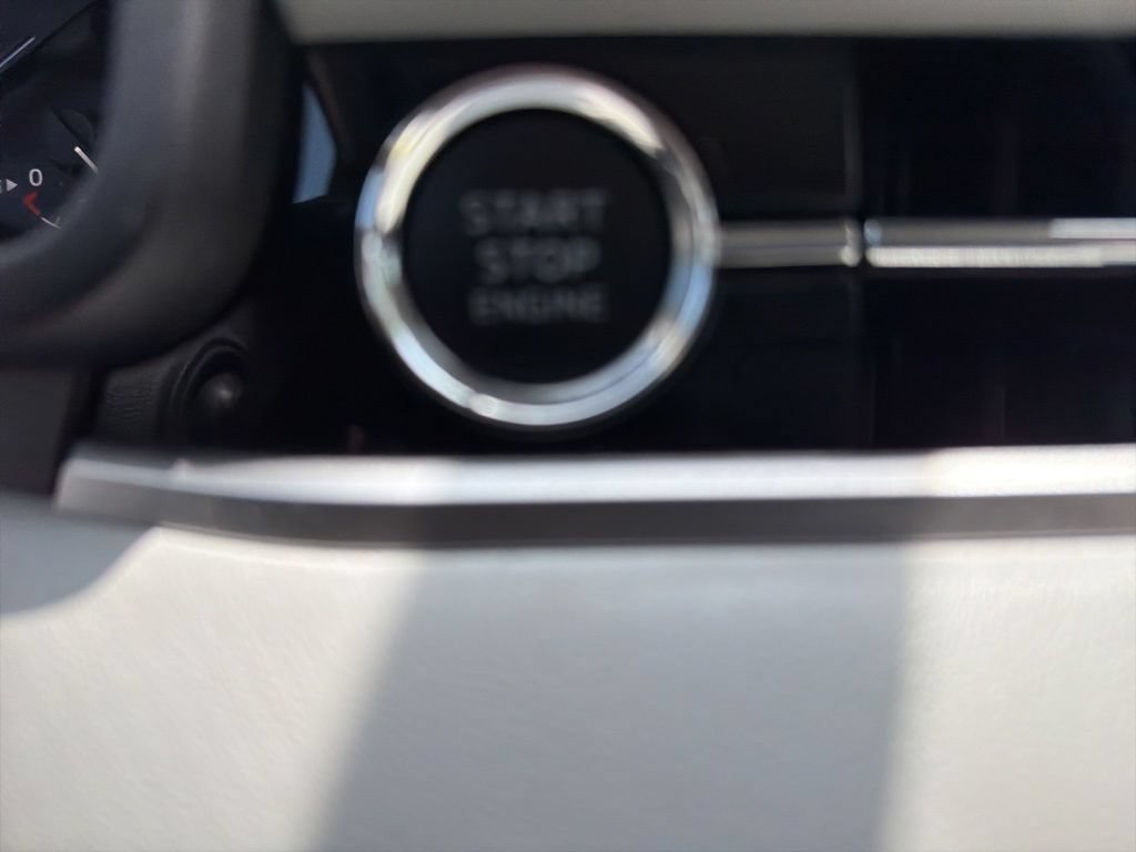 Used 2025 Mitsubishi Outlander SE FWD image 25