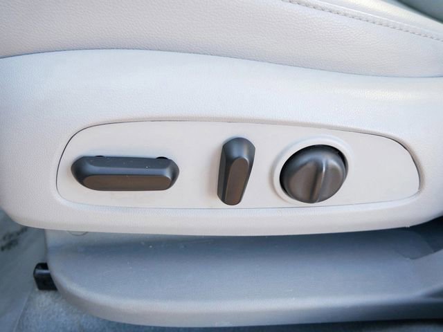 Used 2023 GMC Acadia SLT image 17