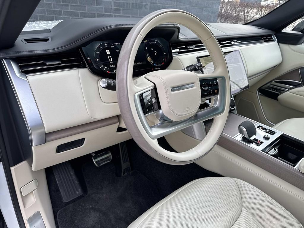 Used 2023 Land Rover Range Rover SE image 21