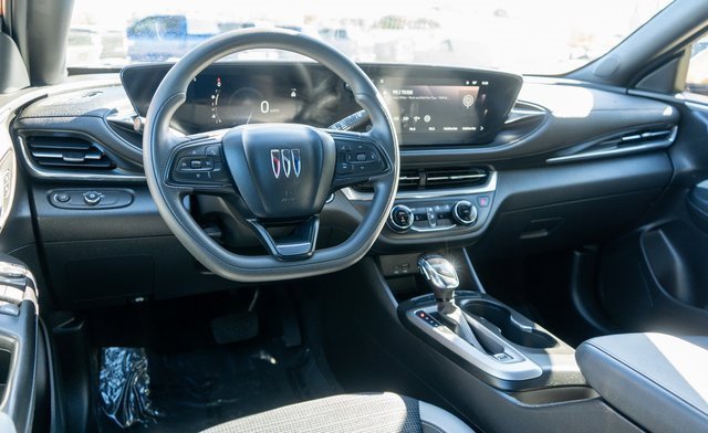 Used 2024 Buick Envista Preferred image 12
