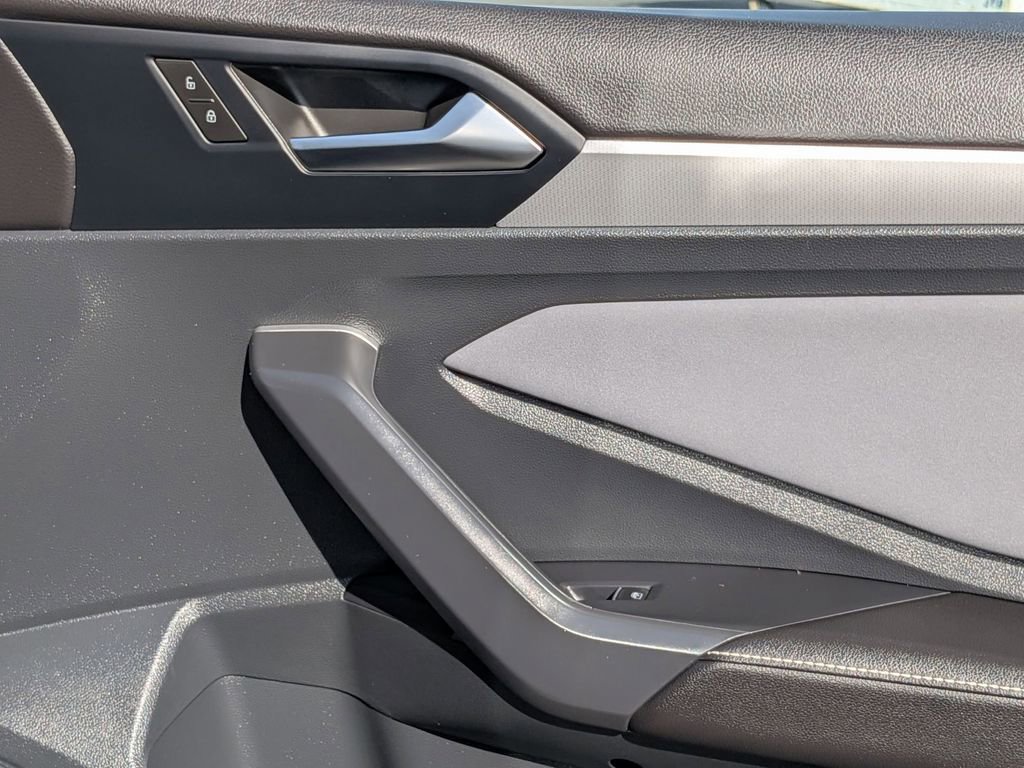 Used 2025 Volkswagen Jetta SE image 34