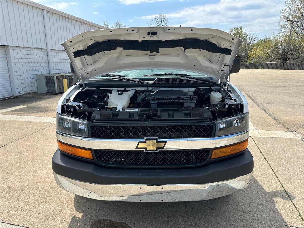 Used 2022 Chevrolet Express 2500 w/ Driver Convenience Package RWD image 11