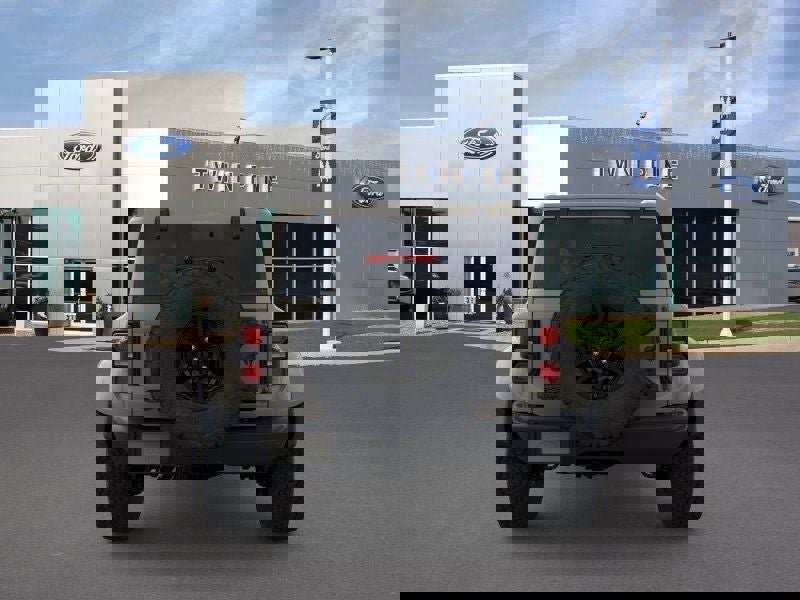 New 2025 Ford Bronco Raptor image 5