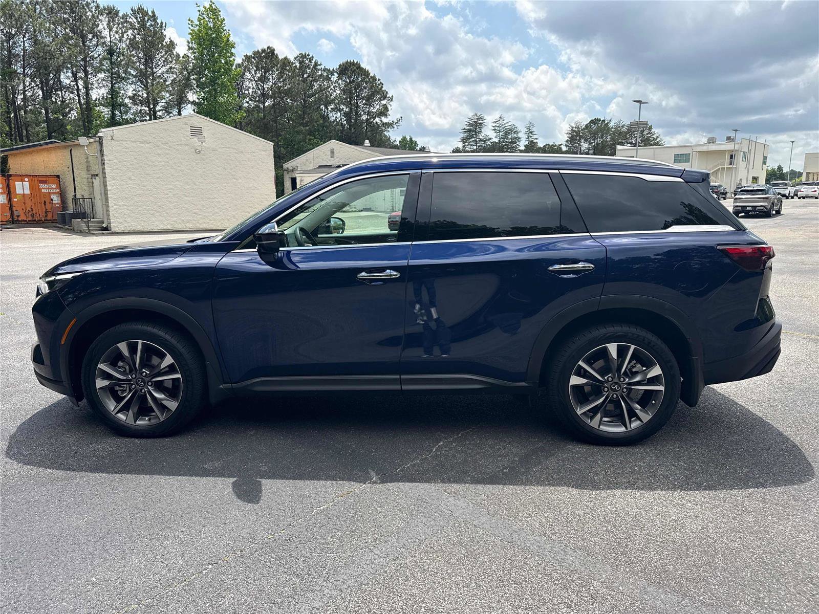 Used 2023 INFINITI QX60 Luxe w/ Cargo Package AWD/4WD image 9