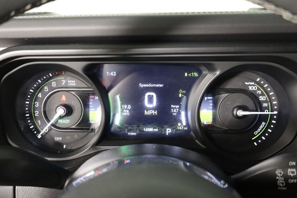 Used 2025 Jeep Wrangler Unlimited Sahara image 11