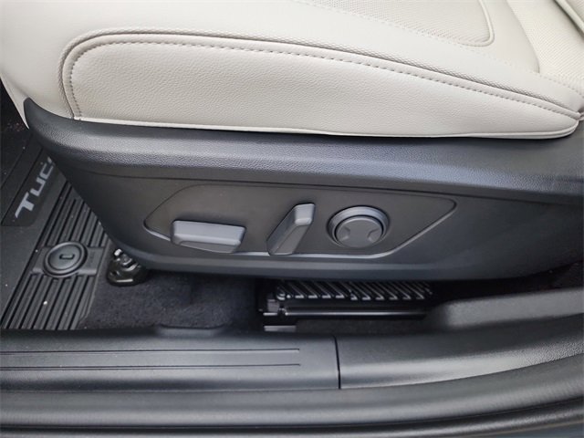 New 2025 Hyundai Tucson Limited FWD image 18