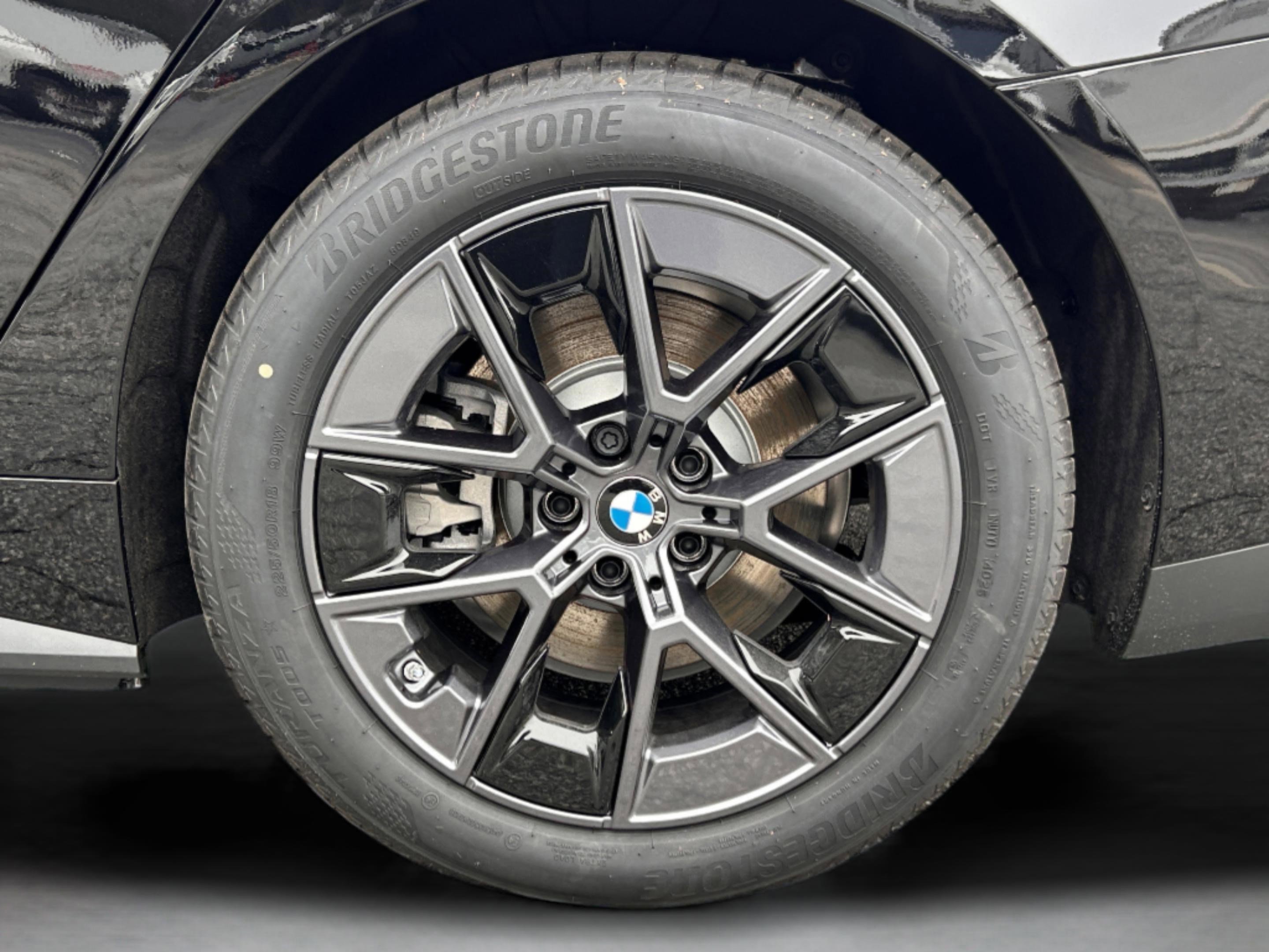 Used 2026 BMW i4 eDrive40 w/ Parking Assistance Package RWD image 37
