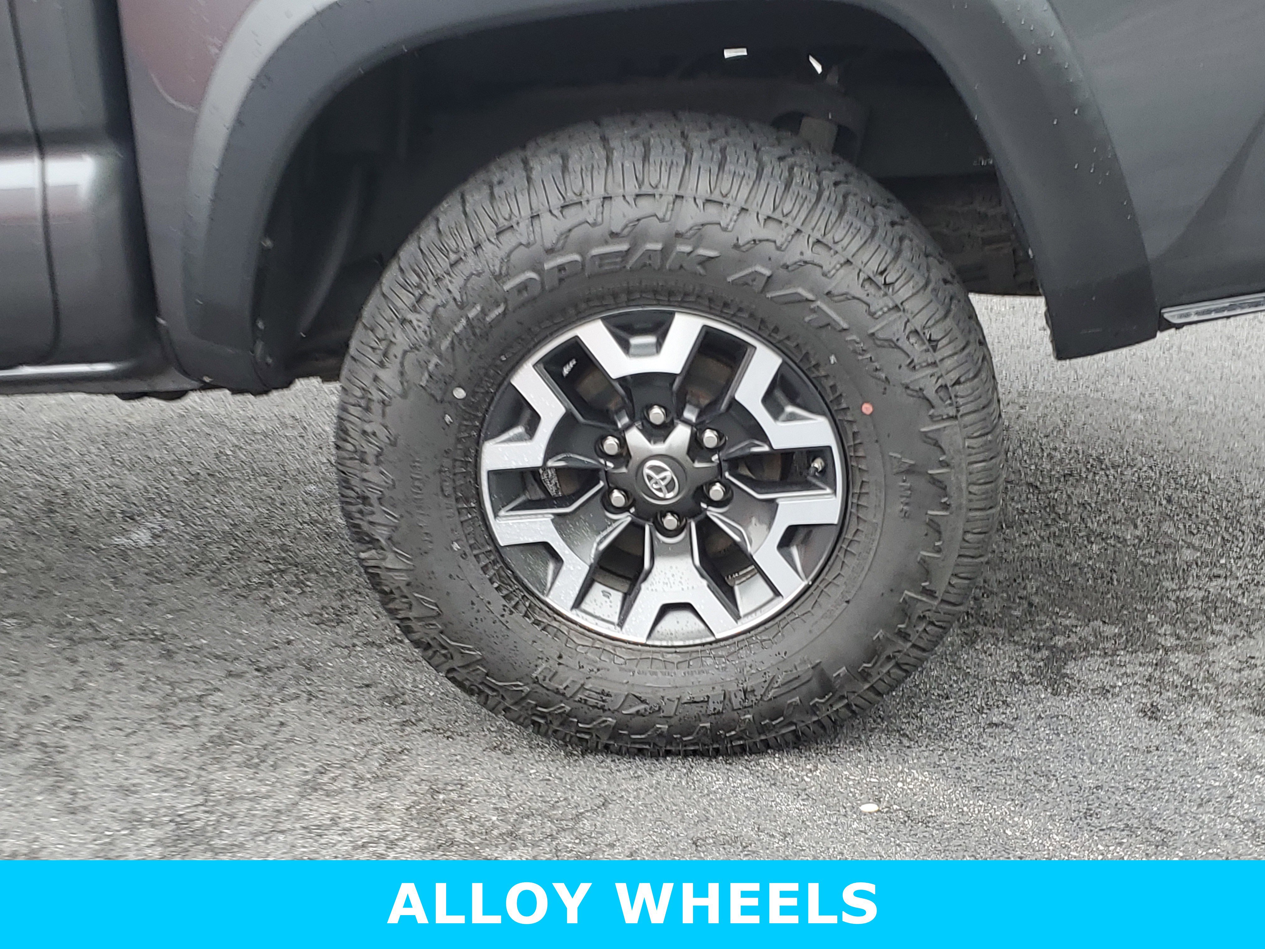 Used 2020 Toyota Tacoma TRD Off-Road image 9