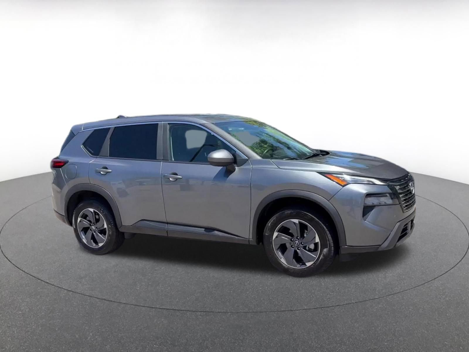 Used 2025 Nissan Rogue SV FWD image 2