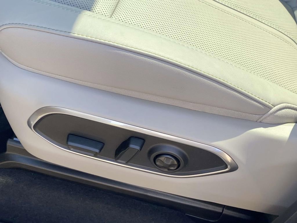 New 2026 Jeep Grand Wagoneer 2WD image 39