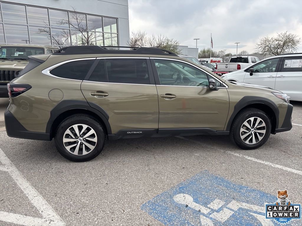 Used 2024 Subaru Outback Premium image 31
